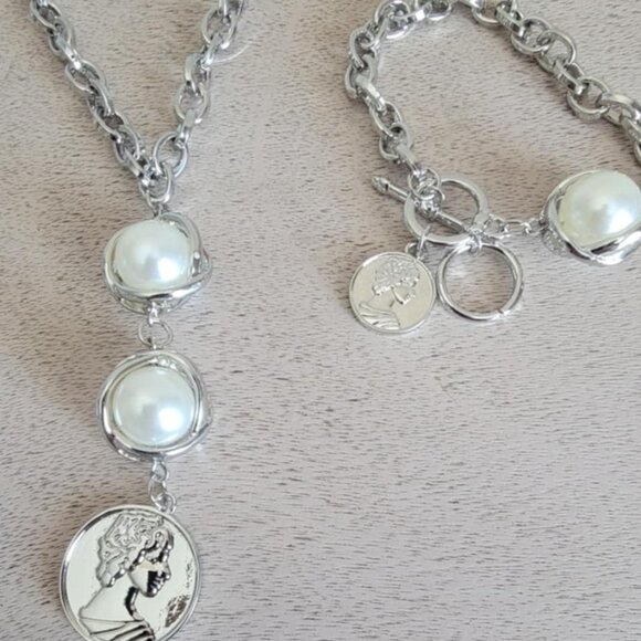 Silver Tone Faux Pearl Necklace & Bracelet Set - Picture 3 of 6